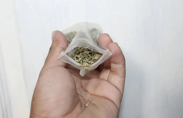 Desde los 13 años, jóvenes se inician en las adicciones