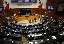 Tras 24 horas de debate, pasa Ley de Aguas al Senado 