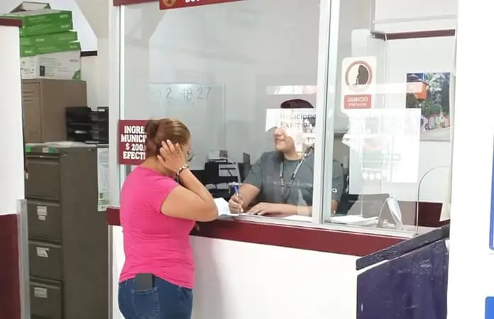 Estafan en trámite de pasaportes