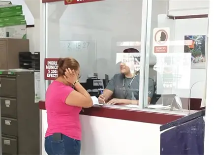 Estafan en trámite de pasaportes Estafan en trámite de pasaportes