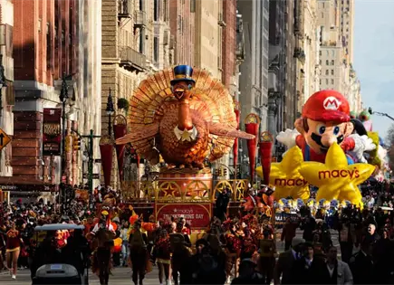 Globos de helio invaden Nueva York en desfile de Acción de Gracias