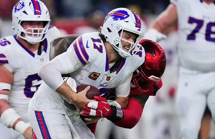 Josh Allen regresa a entrenar con Bills
