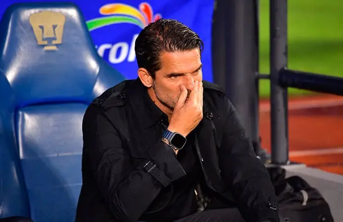 Necaxa despide a Fernando Gago