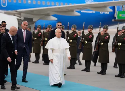 Papa León XIV llama a la paz en su histórica visita a Turquía