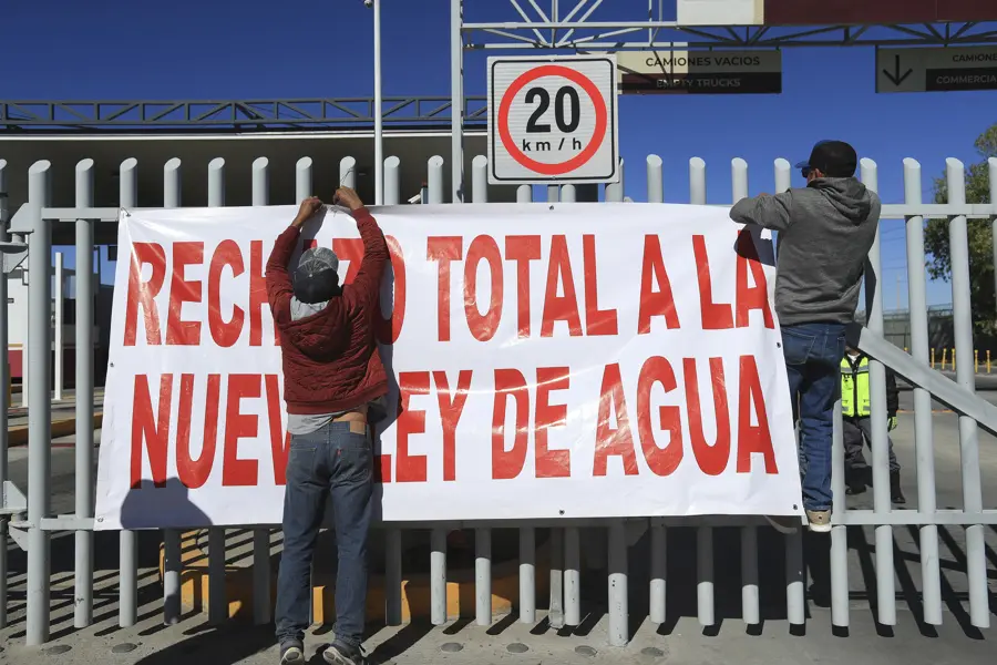 Protesta de agricultores y transportistas paraliza Ciudad Juárez