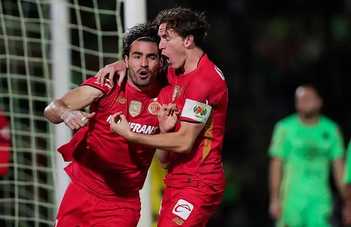 Toluca remonta y vence 2-1 a Juárez