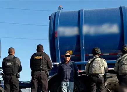 Aseguran pipa con aceite automotriz en Villa de Pozos