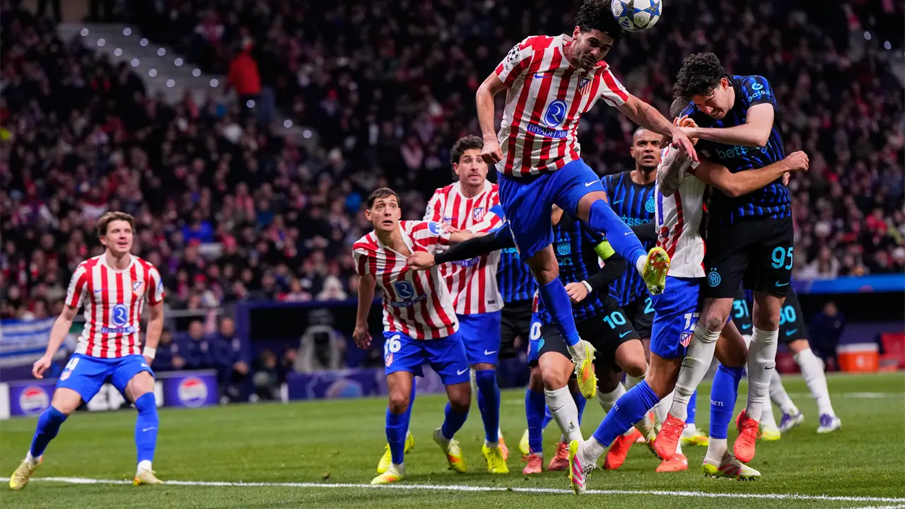 Atlético de Madrid multado y sancionado por UEFA