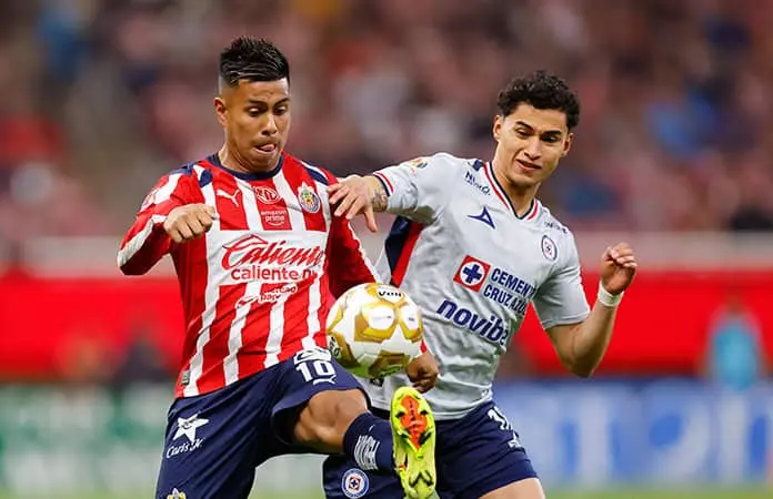 Chivas y Celestes decepcionan en el partido de ida