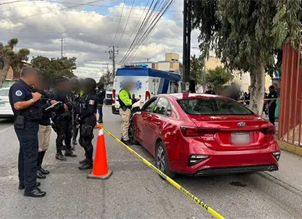 Conductor fallece por infarto en su auto