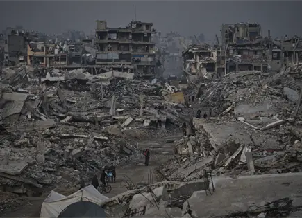 Fuerzas israelíes matan a 13 personas en redada en sur de Siria