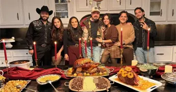 &Aacute;ngela y Nodal cantan en cumplea&ntilde;os de Pepe Aguilar
