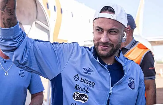 Neymar pone en riesgo su carrera