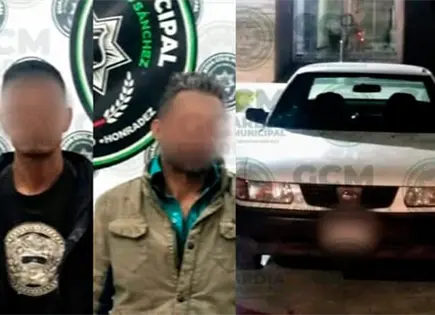Atrapan a 2 individuos por tripular un vehículo robado