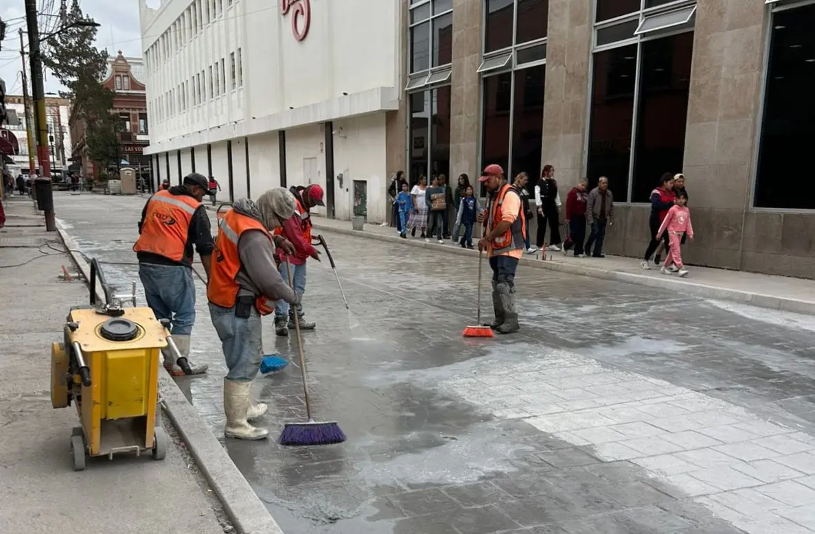 Habilitan Julián de los Reyes para los peatones