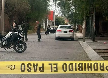 Hombre pierde la vida a bordo de su automóvil