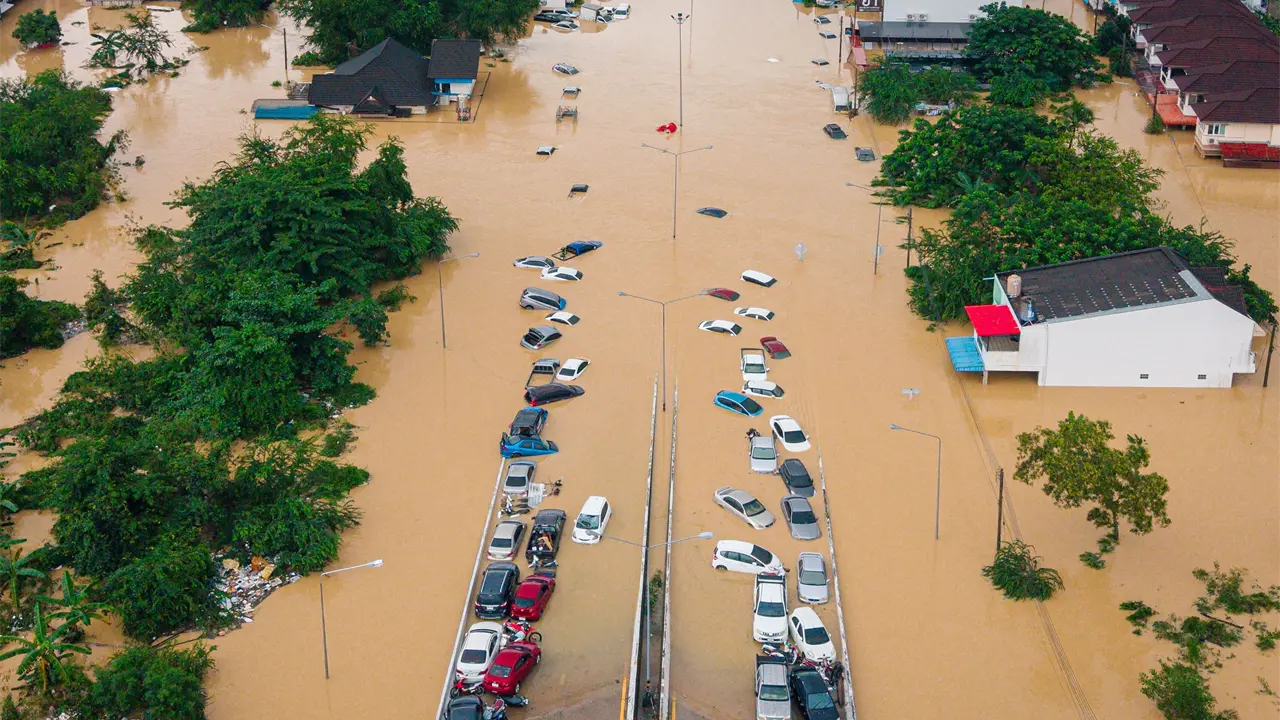 Inundaciones en Tailandia dejan 145 muertos