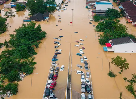 Inundaciones en Tailandia dejan 145 muertos