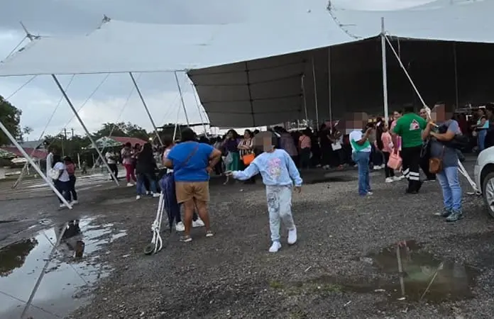 Larga y tediosa espera para cambiar plásticos