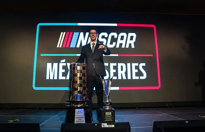 Premia NASCAR México Series a Alex de Alba Jr.
