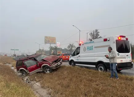 Accidente en carretera 57: Ford Explorer sufre volcadura