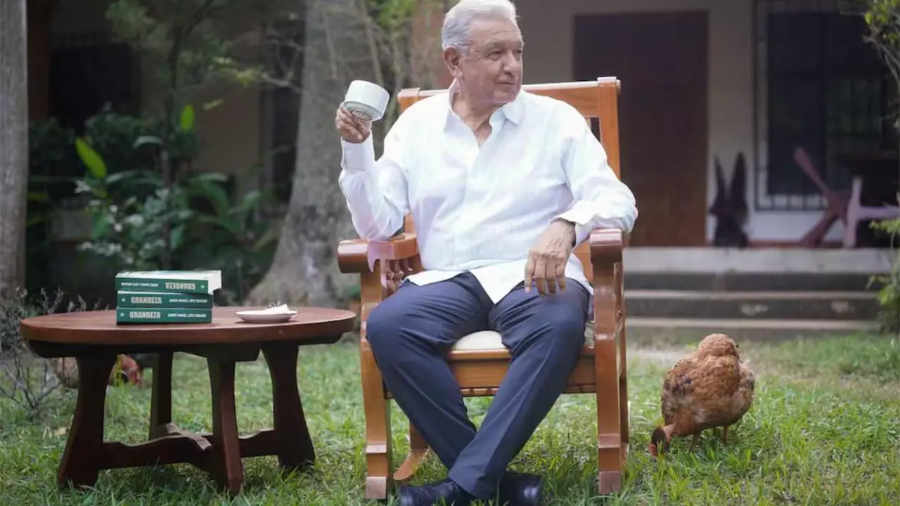Grandeza: ¿cuánto costará el nuevo libro de AMLO?