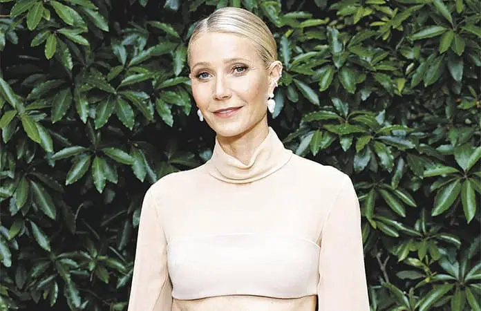 CEDE ANTE LA PRESIÓN SOCIAL