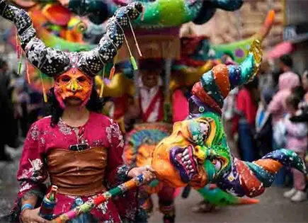 Desfile viste de color a Bogotá