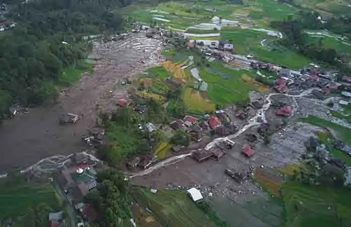 Lluvias en Asia provocan cientos de fallecimientos