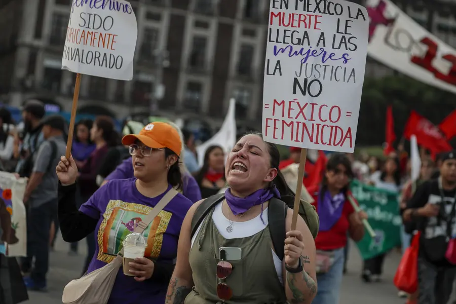 Madres de Ciudad Juárez marchan por justicia para sus hijas