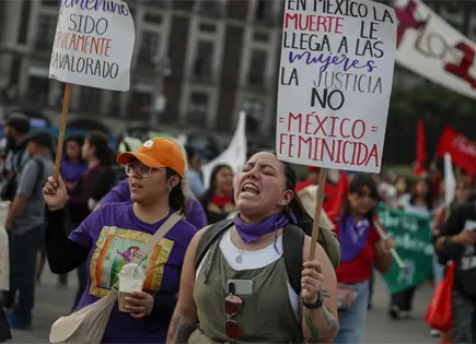 Madres de Ciudad Juárez marchan por justicia para sus hijas