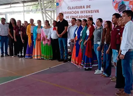 Paterfamilias protegen a instructores comunitarios