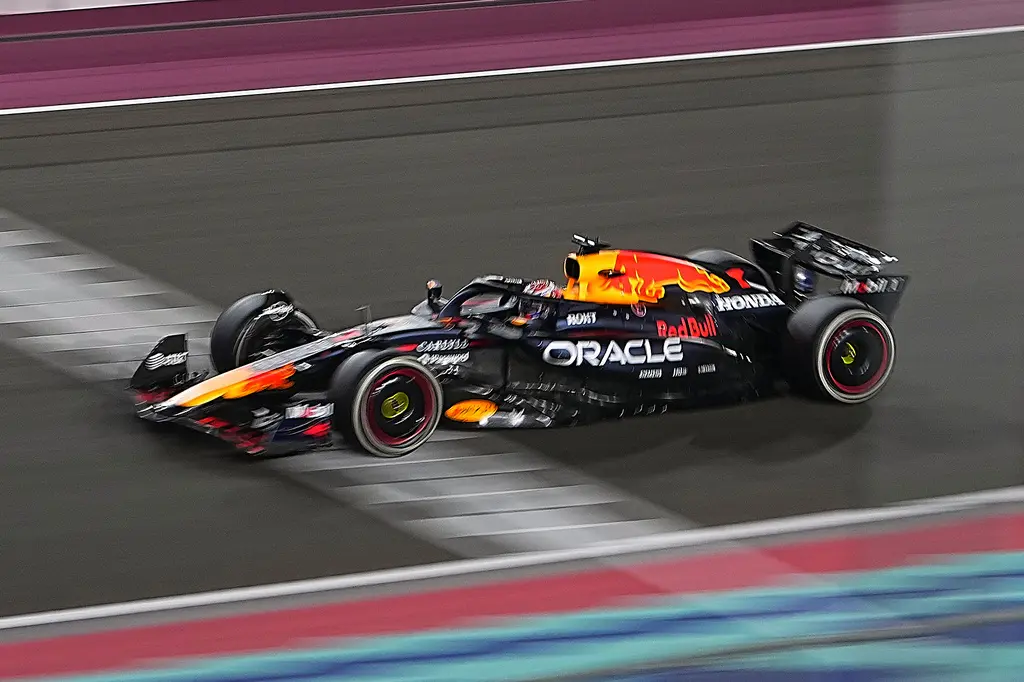 Verstappen gana el GP de Qatar y cierra lucha por el título