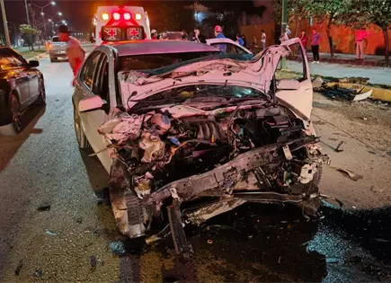 Choque frente a la Alameda deja cuatro heridos en Ciudad Valles Choque frente a la Alameda deja cuatro heridos en Ciudad Valles