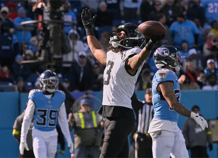 Jaguars de Jacksonville vencen a Titans de Tennessee en la NFL