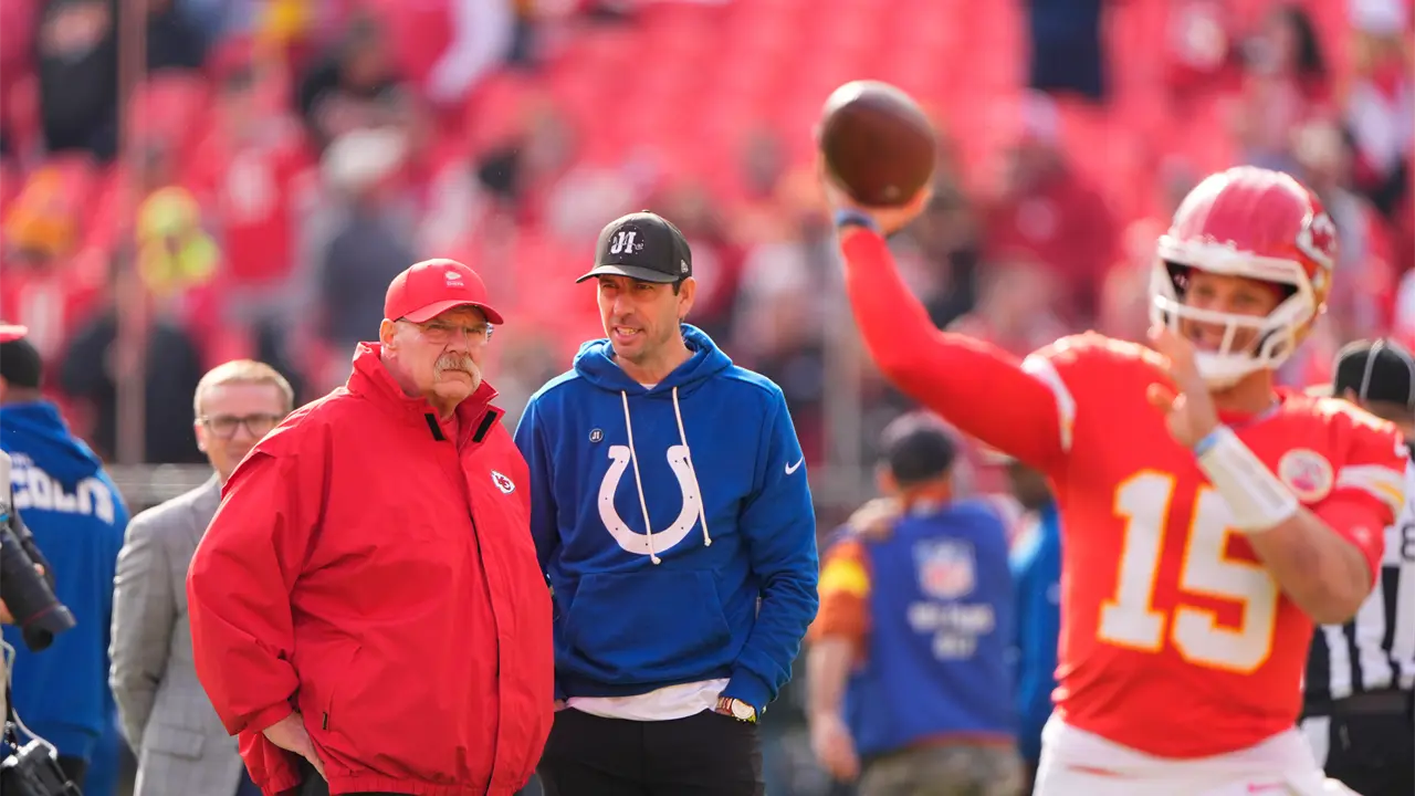 Andy Reid desafía las probabilidades en la búsqueda de los playoffs 2021