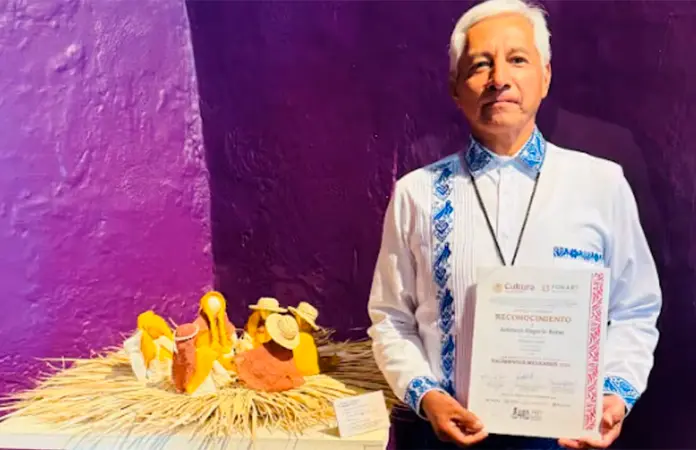 Artesano de Actopan triunfa en Concurso de Nacimientos con obra Nacimiento en Belén Otomí