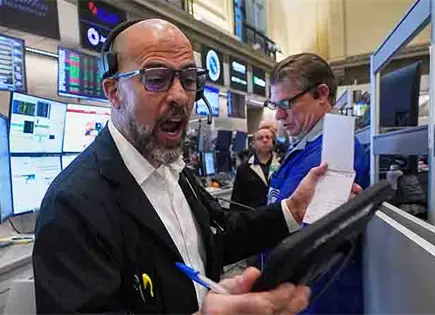 Bolsas inician mes con pie izquierdo