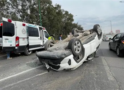 Joven resulta lesionada en volcadura frente a La Florida