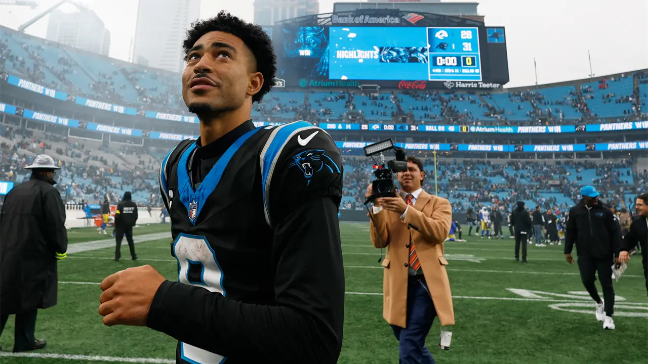 Panthers sorprenden a los Rams en la NFL