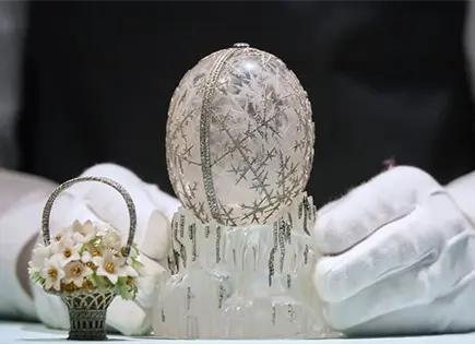 Alcanza huevo Fabergé de cristal precio récord Alcanza huevo Fabergé de cristal precio récord