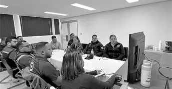 Capacitan a policías en exámenes de alcohol