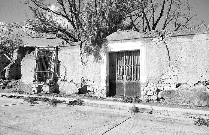 Casa en ruinas genera riesgo, dicen vecinos