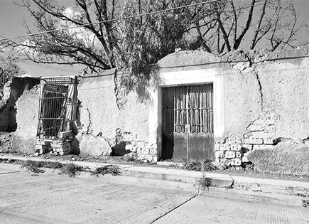 Casa en ruinas genera riesgo, dicen vecinos