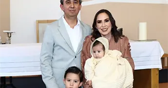 CECILIA ES BAUTIZADA