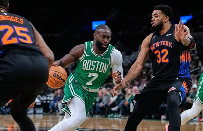 Celtics resisten y se imponen a Knicks