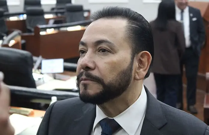 Diputados y trabajadores recibirán menos aguinaldo