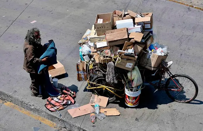Indigentes generan polución: Mendieta