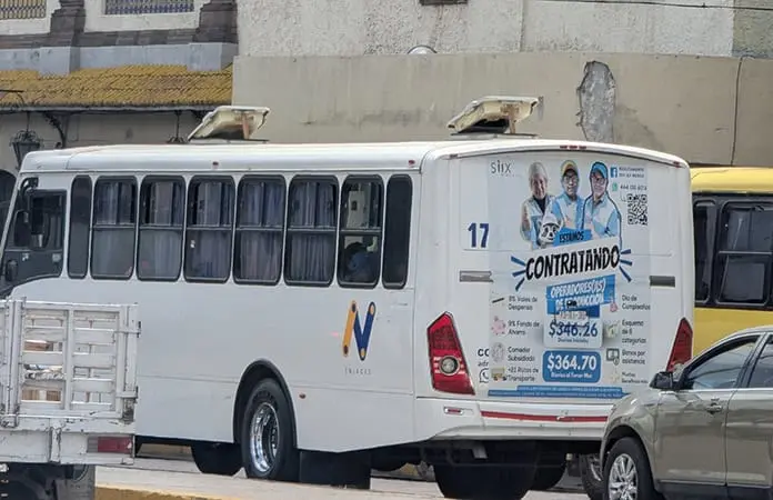 Inmovilizan camiones de personal