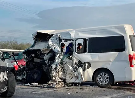 Un muerto y 9 heridos, en accidente carretero